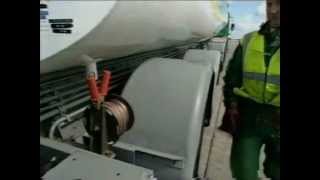 Electrostatics -- dangers of aircraft fuelling.wmv