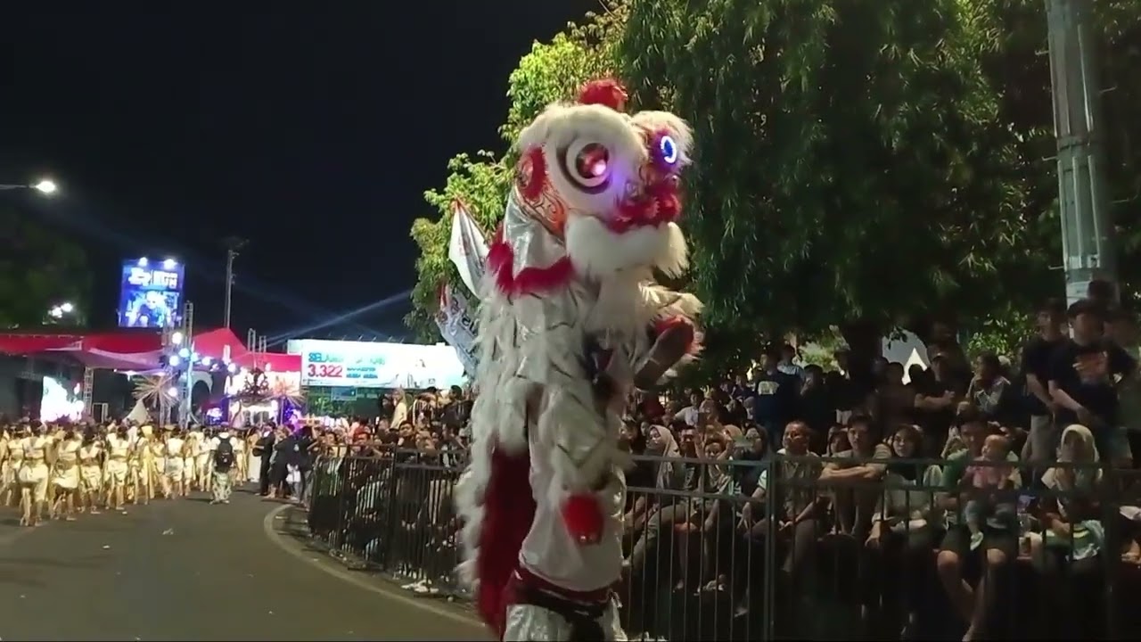 barongsai Singa Putih tampil di hari jadi kota Kudus ke 475 th 2024