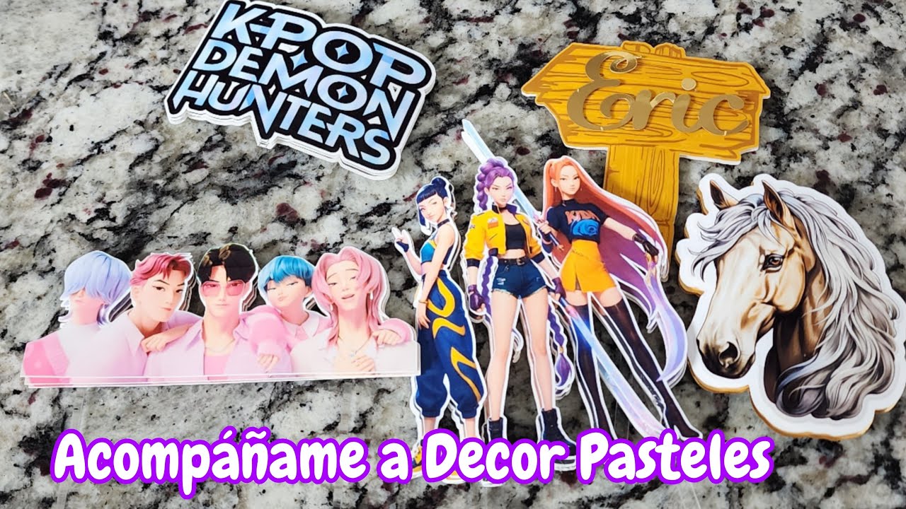 Pastel  con decoración de caballos y K-pop