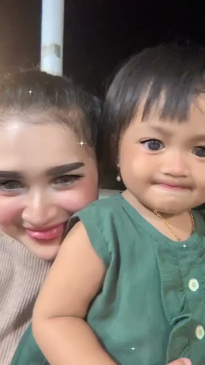 ULVA RIANI WITH BABBY(4)