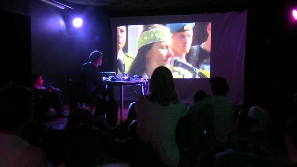 Scenes from Salad " ni four, ni moulin "