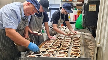 Inside a 100 Year Old London Pie & Mash Shop - 5th Generation Continues the Legacy