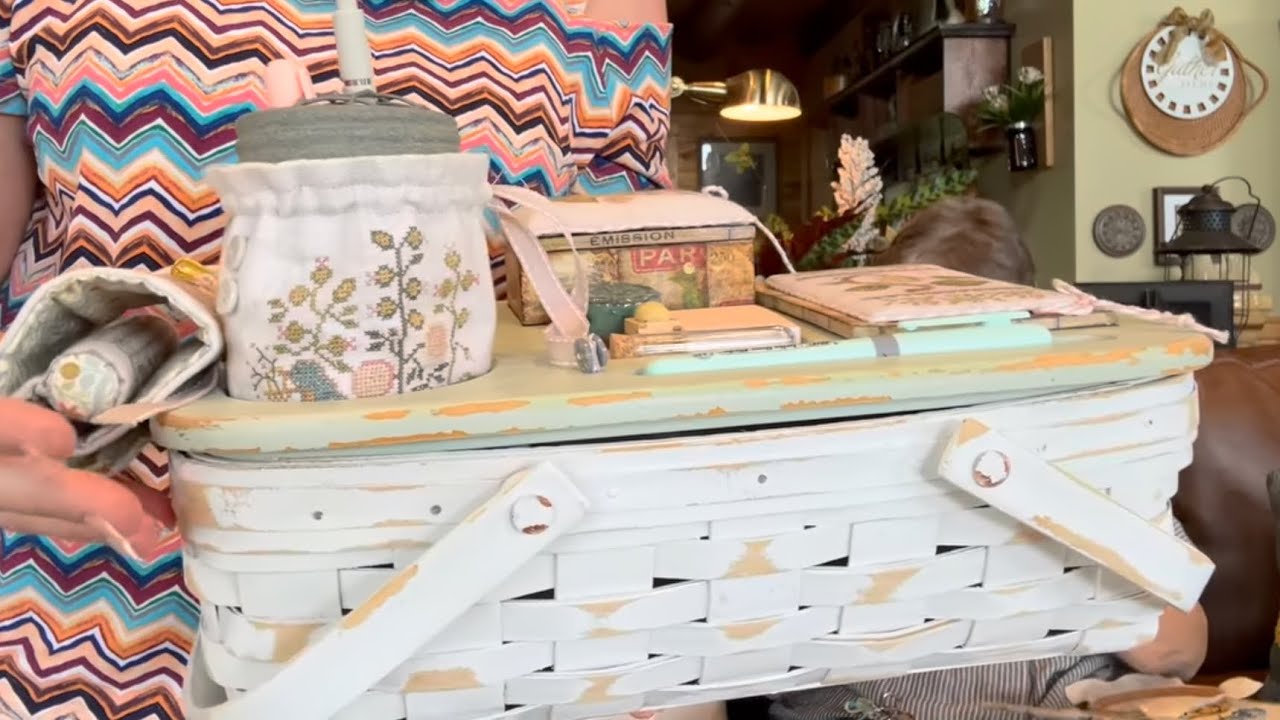 A BEAUTIFUL BASKET - MEATLOAF MAYHEM & STITCHING FUN WITH COUNTRY STITCHERS - FLOSS FRIENDS! CSV 249