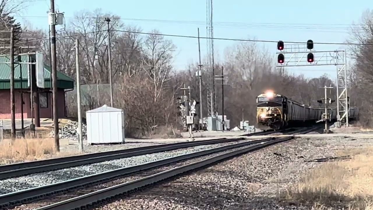 Eastbound NS grain 40N 