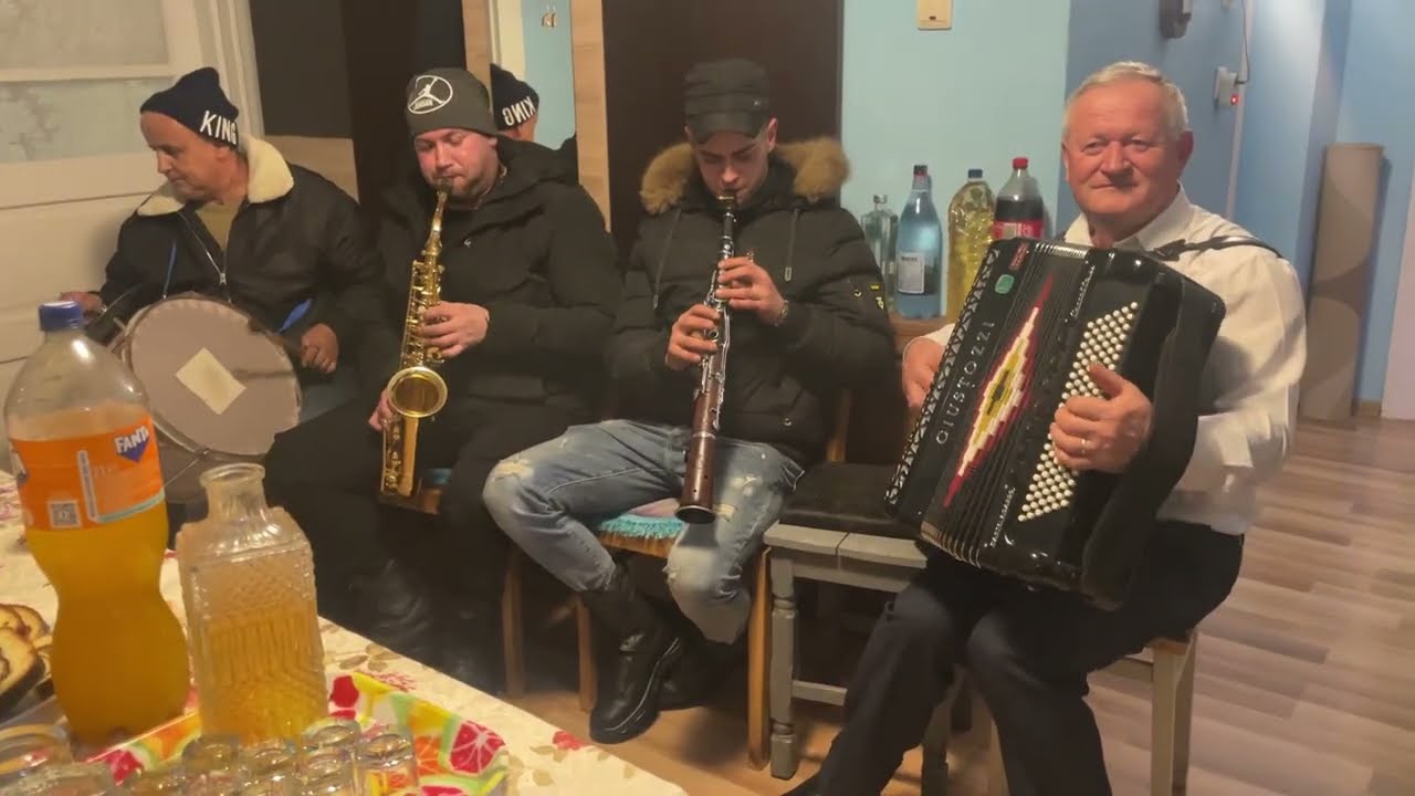 Colindătorii din Mogoș - Mămăligani 2025