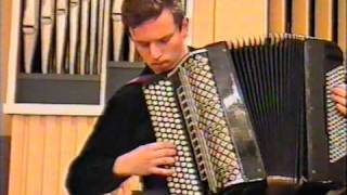 "Hungarian Dance N5" played by A. Tchuev (bayan) chords