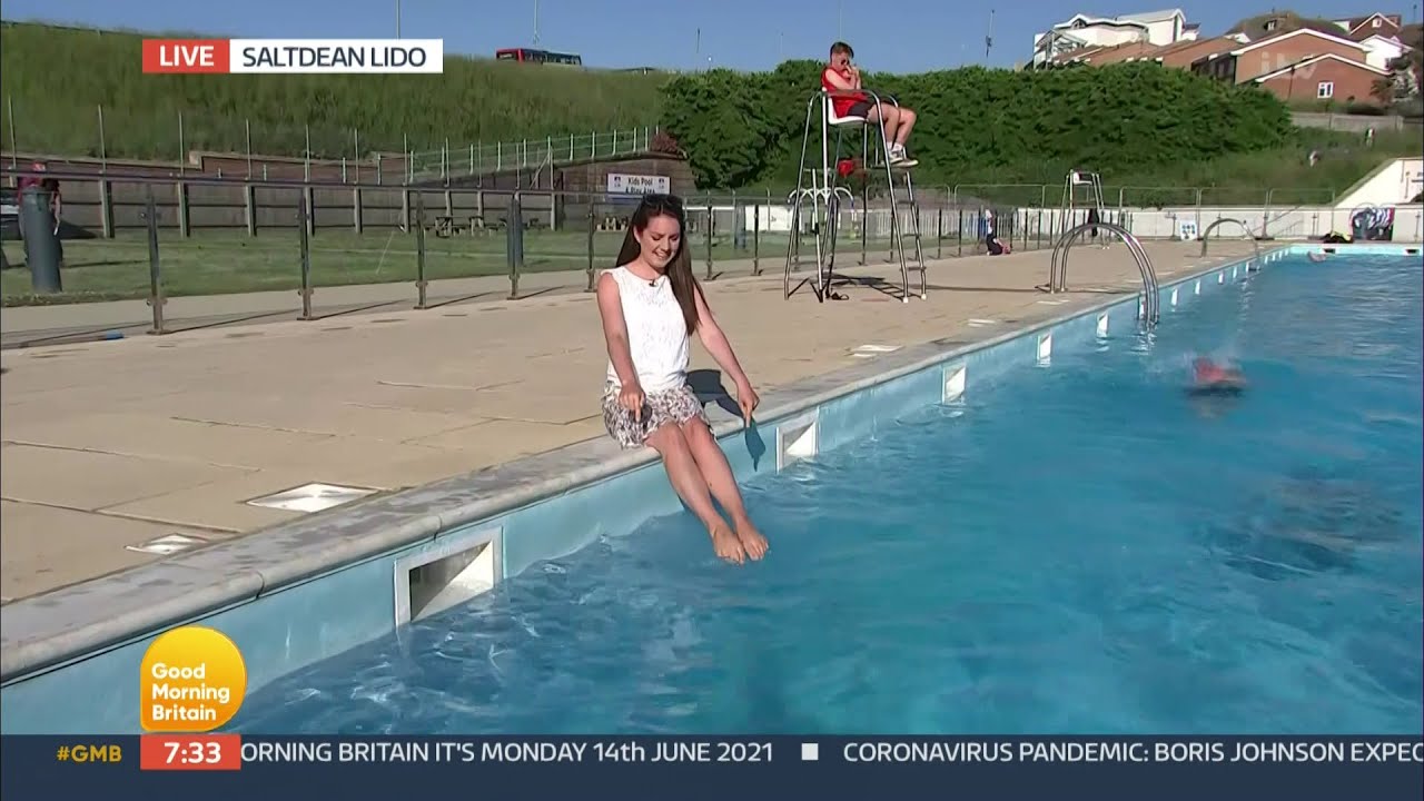 Laura Tobin @toes in the water