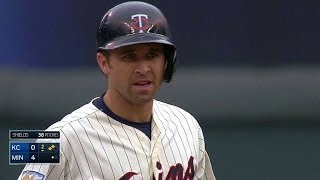 KC@MIN: Twins score two runs on Royals' error