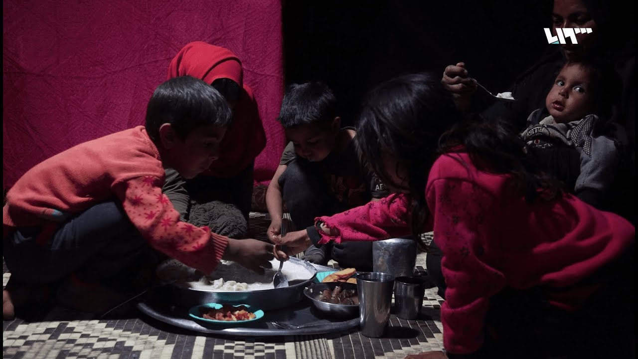 إفطار على مائدة أم سليمان وأطفالها الخمسة | رمضان بخيمة