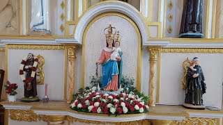 Simple Statue Flower Arrangements