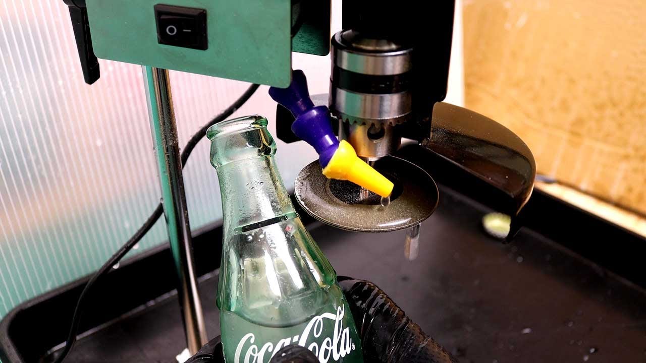 貯金箱】30秒で空き瓶にコイン投入口を作る方法【自己責任】DIY Glass