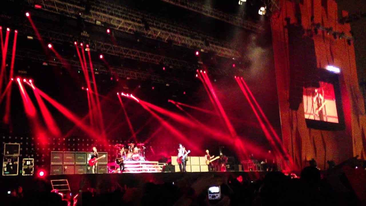 YouTubeでGreen Day - Optimus Alive 2013 - "Hey Jude" and "Minority"を視聴 YouTubeでGreen Day - Optimus Alive 2013 - "Hey Jude" and "Minority"を視聴