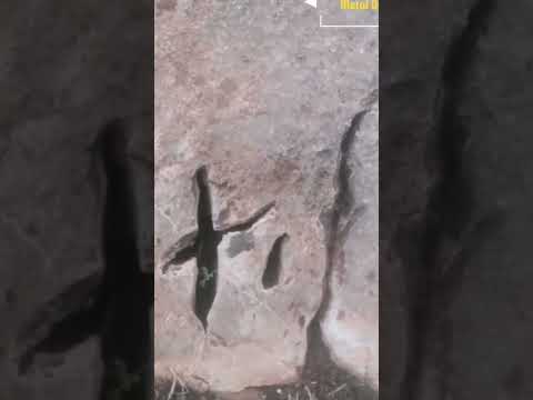 شرح إشارة صليب هدفه قبر كاهن بزنطي