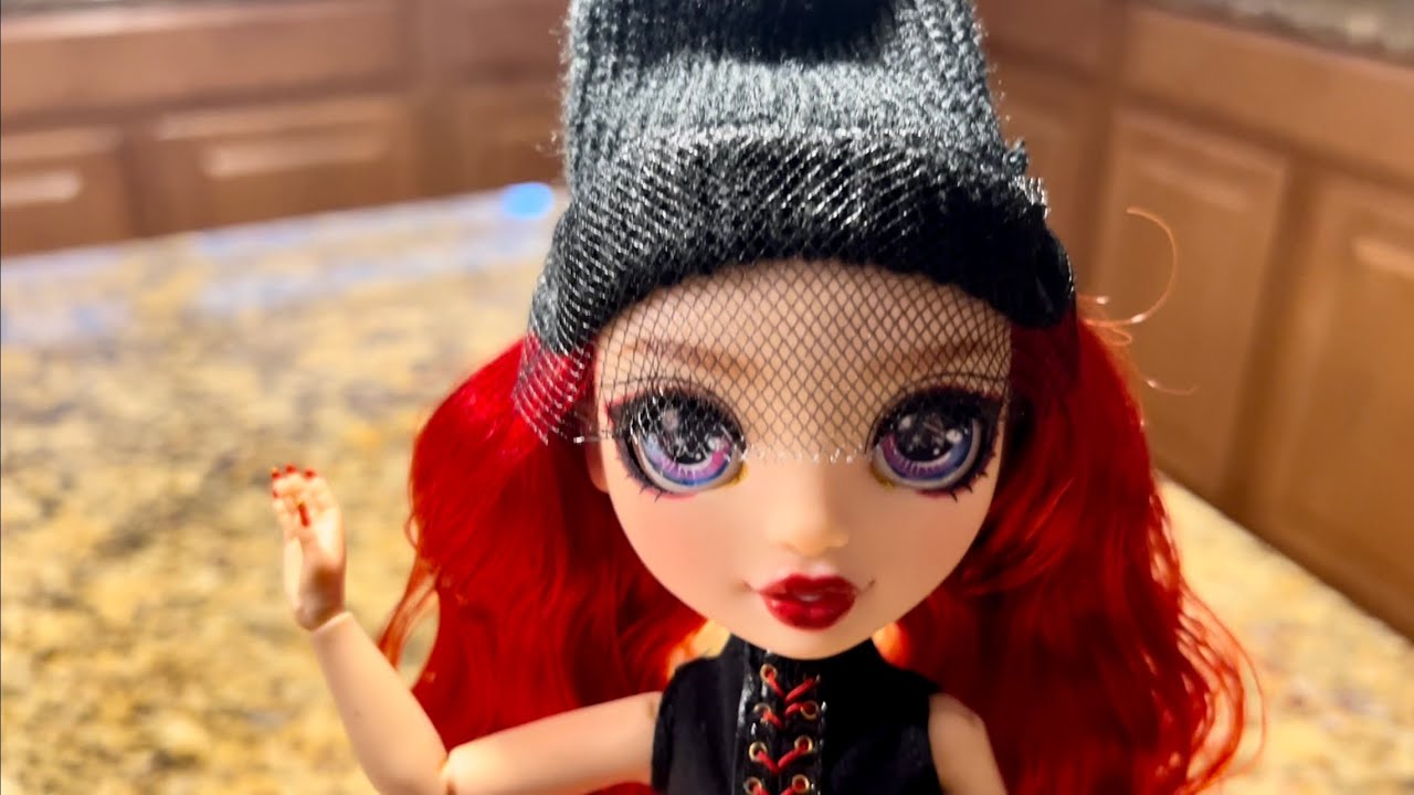 Rainbow High Fantastic Fashion Ruby Anderson REVIEW - YouTube