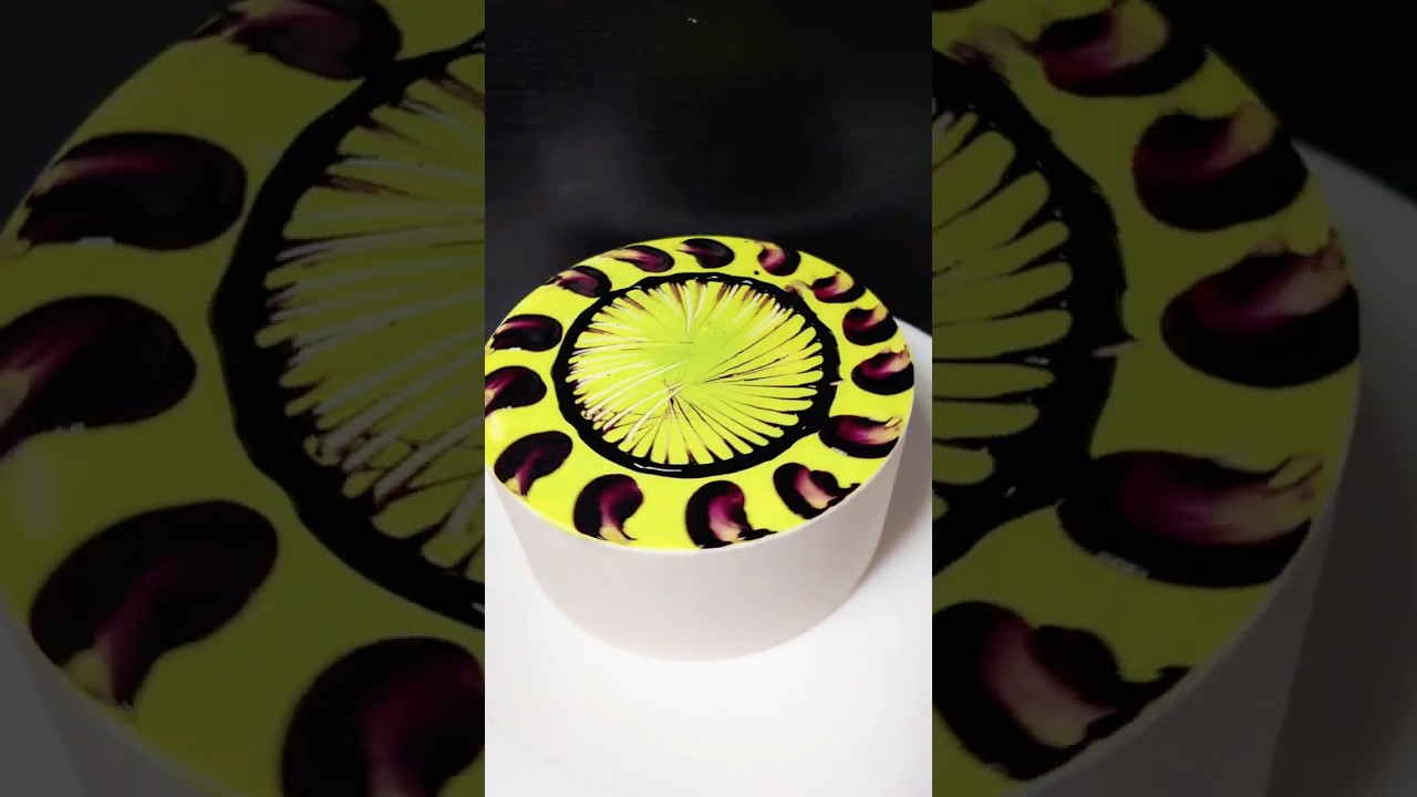 Beautiful and easy cake decorating idea😍