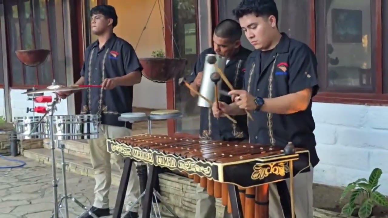 La Chancha Flaca - Marimba Combo Sones De Mi Tierra