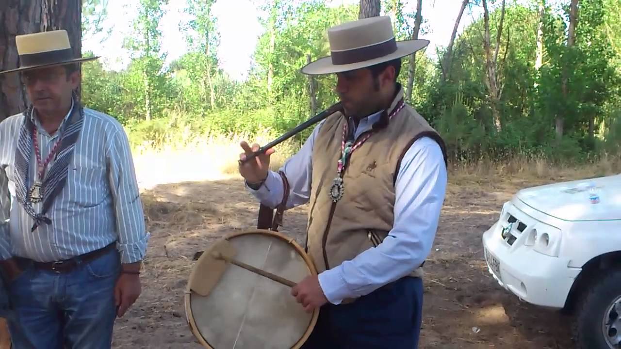 Tamborilero Domingo Bravo. Hdad del Rocio Paterna del Campo. Angelus Camino de Vuelta 2013