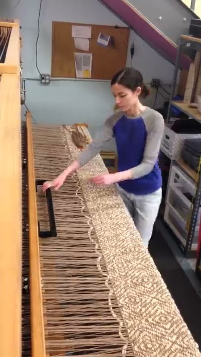 Meg Hand Weaving Rugs at Auda Sinda.