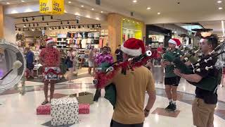 Christmas Flashmob - 3 RAR Pipes and Drums