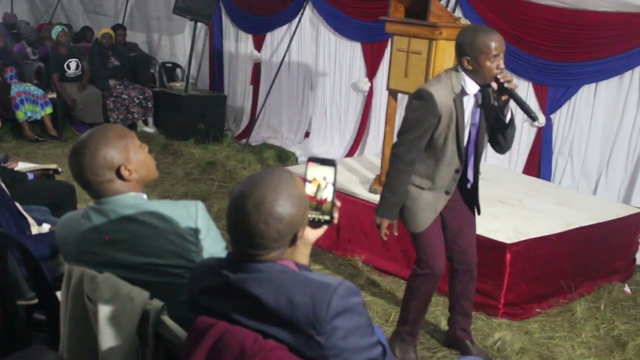 Evangelist Fulani "Moya oyingcwele mandihambe nawe"