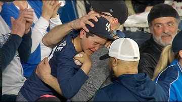 Blue Jays fan and Yankees fan reunite after special moment!