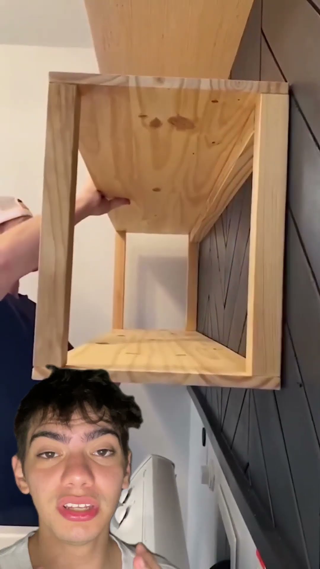 Suporte invisível fácil: transforme sua casa com essa dica simples e prática! ?✨