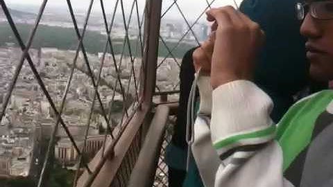 Windy Eiffel tower