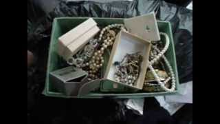 Dumpster Diving(Scavenger Hunt) - Finding Lots Of Money And Jewelry