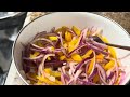 Cocinando deliciosas hierbas de Brócolin