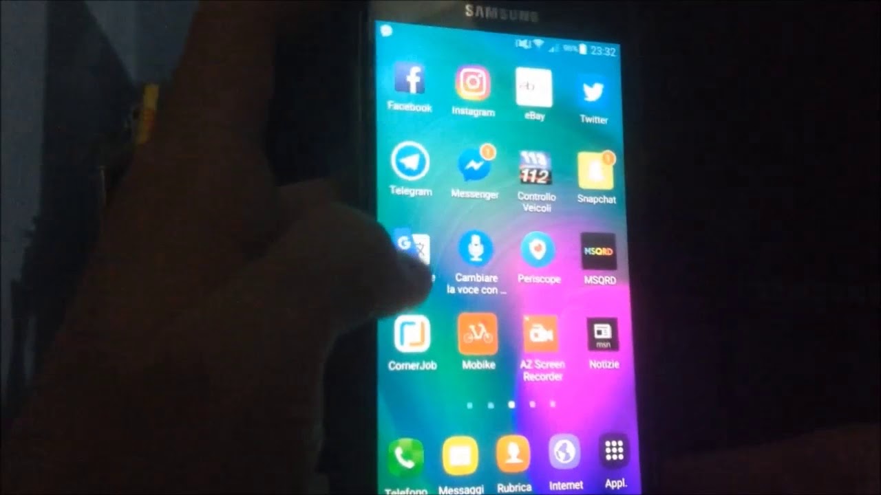 What's On My Smartphone? Cosa C'è Nel Mio Smartphone? #4 Whispering ASMR ITA + Saluti