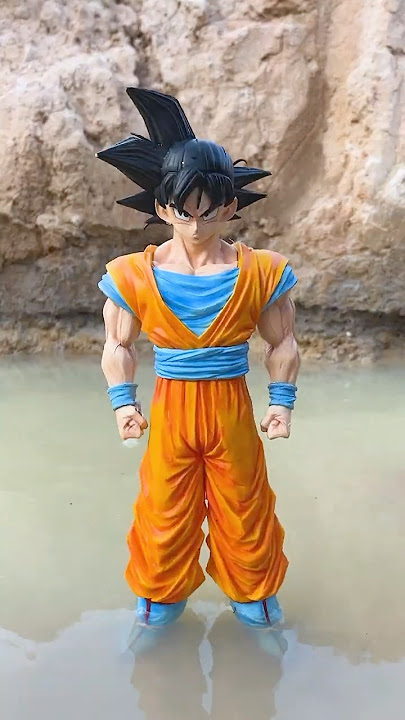 Goku, Vegeta, Trunks, Majin Buu in real life underwater 😱 #dragonball
