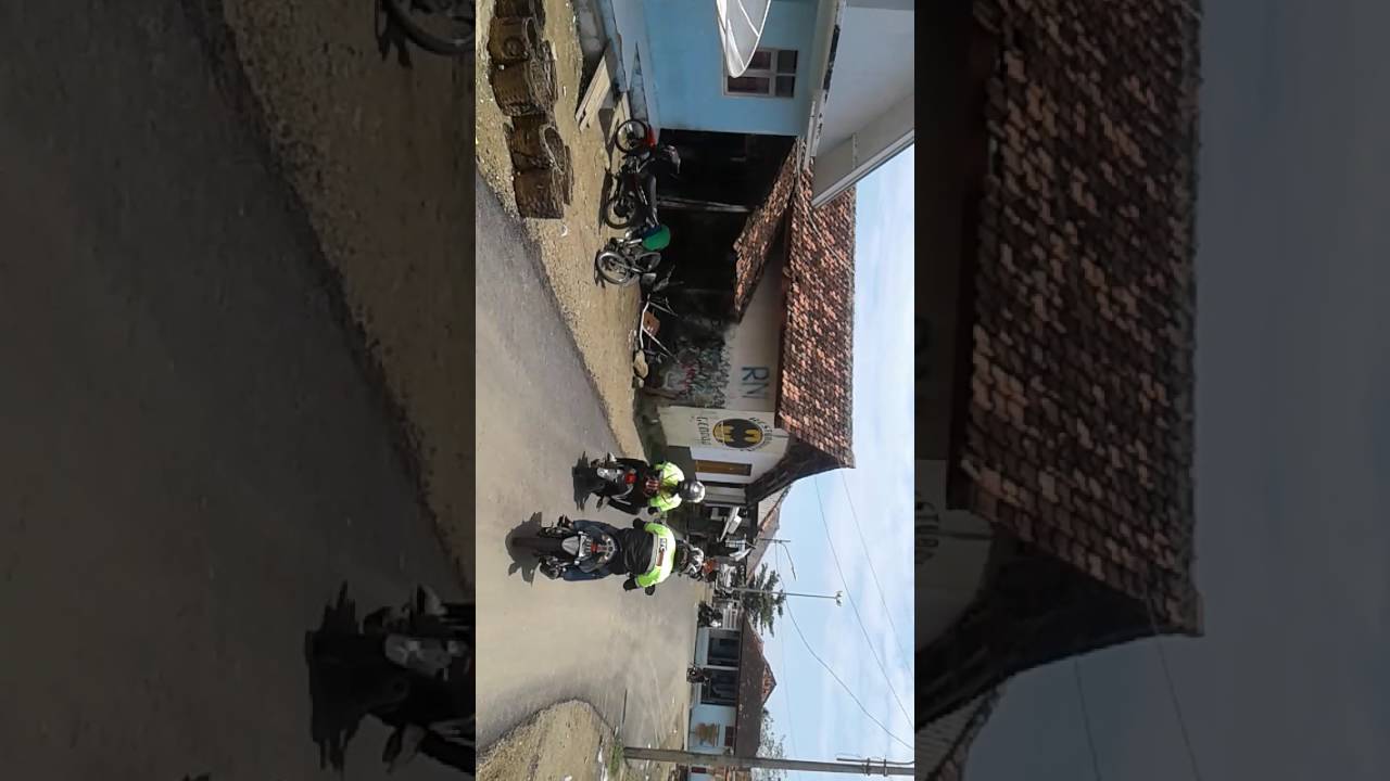 Jalan Menuju Pantai Palangpang Geopark Ciletuh