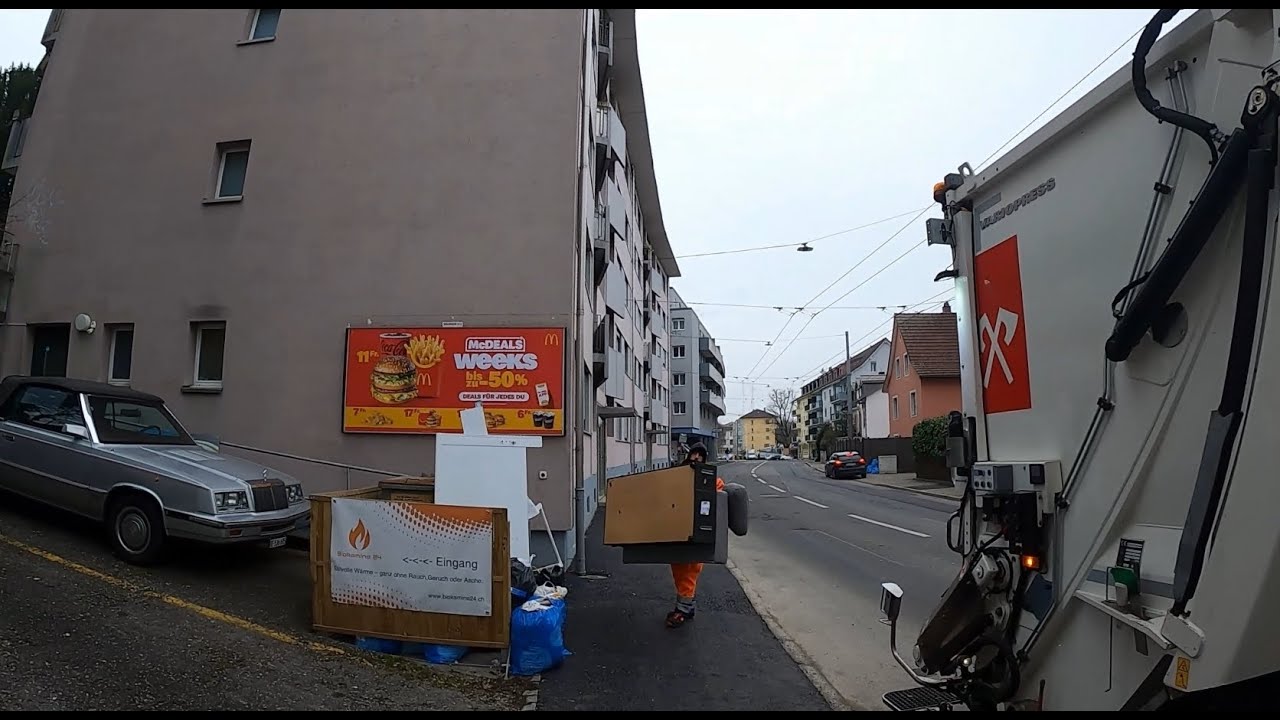 Garbage Truck in Action! 🚛 Trash Collection Drive