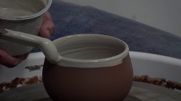 How to Apply a Swirly Slip Coating to a Freshly Thrown Pot | PAUL LINHARES