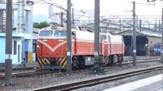 20121010 E323與E326機車頭重聯進新竹車庫