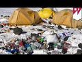 Mt. Everest turning into toilety garbage dump - TomoNews