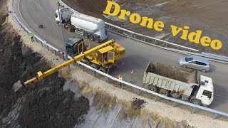 [Drone video] Tatra 815 UDS-114  covering slopes with topsoil(Tatra 815 UDS -114 telescopic excavator covering slopes with topsoil Экскаватор-планировщик Татра 815 УДС-114 покрывает откосы землей ▽▽▽▽..., 2016-10-04T04:12:47.000Z)