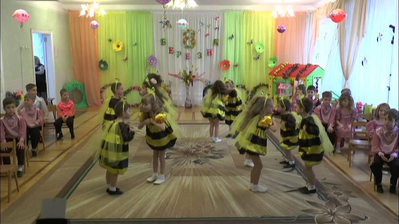 Осенний танец для средней группы в детском. Танцы в садике с листиками. Осенний танец с зонтиками кап кап кап. Танец осени в детском саду. Осенние танцы в детском саду.