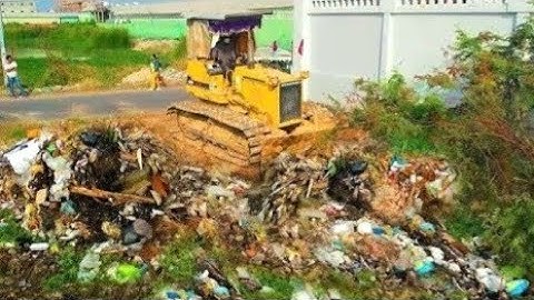 Amazing New Projects!! Fill Land, Garbage Dump & Clear Grass & Trash By Skills Dozer D31P Pushing 