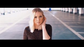 Daniela Lorenz - Vergiss es (Das offizielle Musikvideo) chords