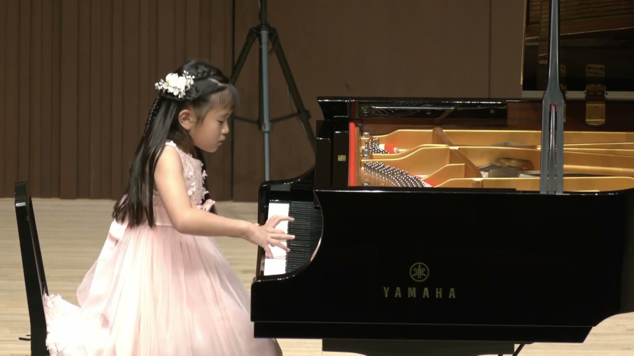 ブルグミュラー　アラベスク　小学１年生　ブルグミュラーコンクール　2022東京ファイナル　金賞