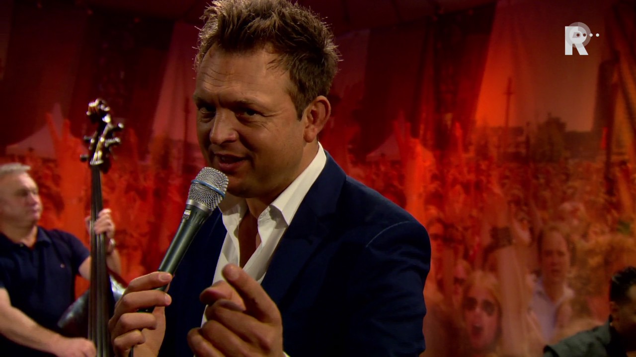 Rosenberg Trio ft. Johnny & Mozes Rosenberg - Whatever Lola Wants - Live uit Lloyd