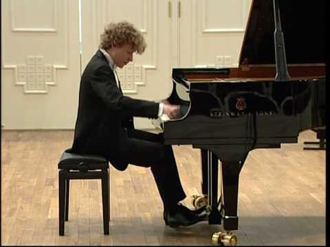 Nikolay Khozyainov plays Franz Liszt Spanish Rhapsody