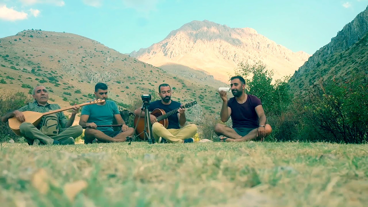 Kar Yağar Kar Üstüne