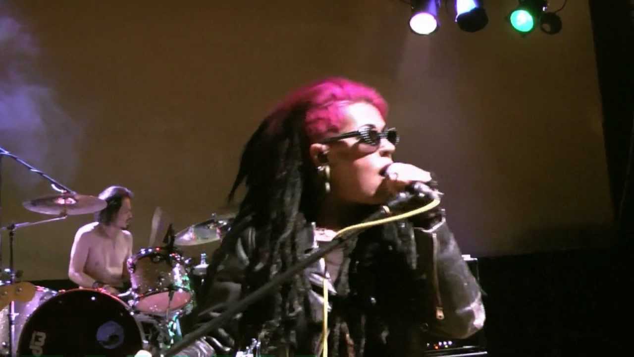 L.A. Guns (Tracii Guns & Dilana) Over the Edge - Jaxx - 11-12-11