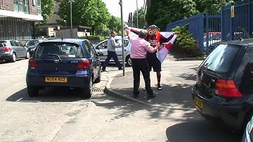 Frank Sidebottom poses for photos at The Salutation Pub