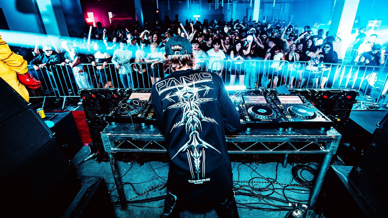 MORRILL Live @ Code Red LA [Hard Techno, Warehouse Rave] - YouTube