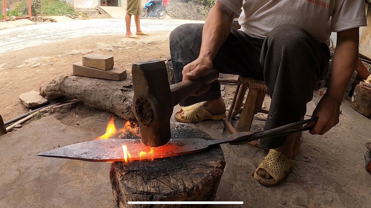 Chú Sử Rèn Dao Mèo Từ Ca Bi || TVN Lai Châu