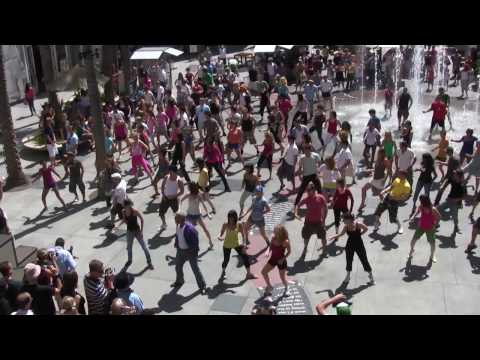 MJ Flash Mob - Hollywood and Highland Aug 29,2009