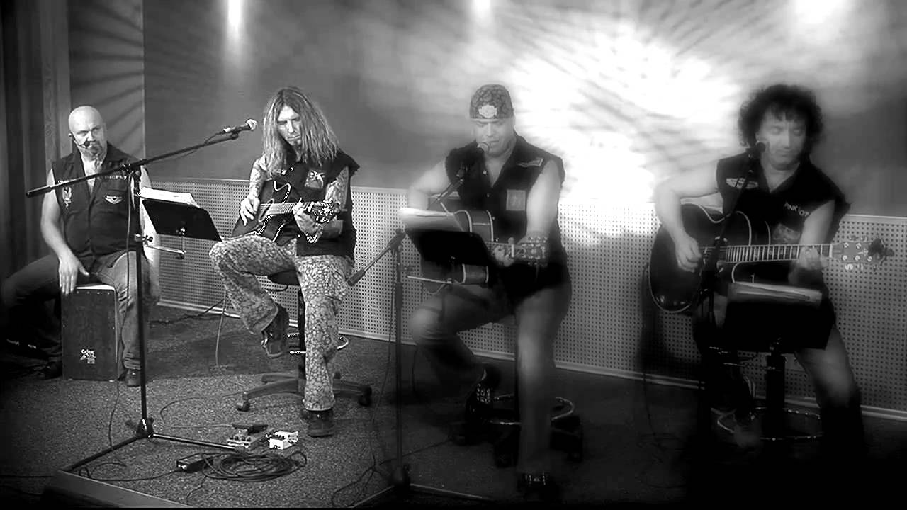 LEGENDY SE VRACÍ - Holiday